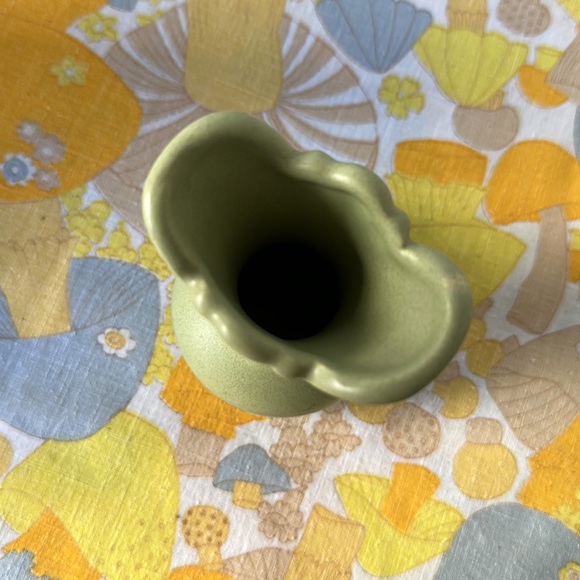 Royal Haeger for Restoration Hardware Light Green Ceramic Bud Vase 4 inches tall - Picture 4 of 5